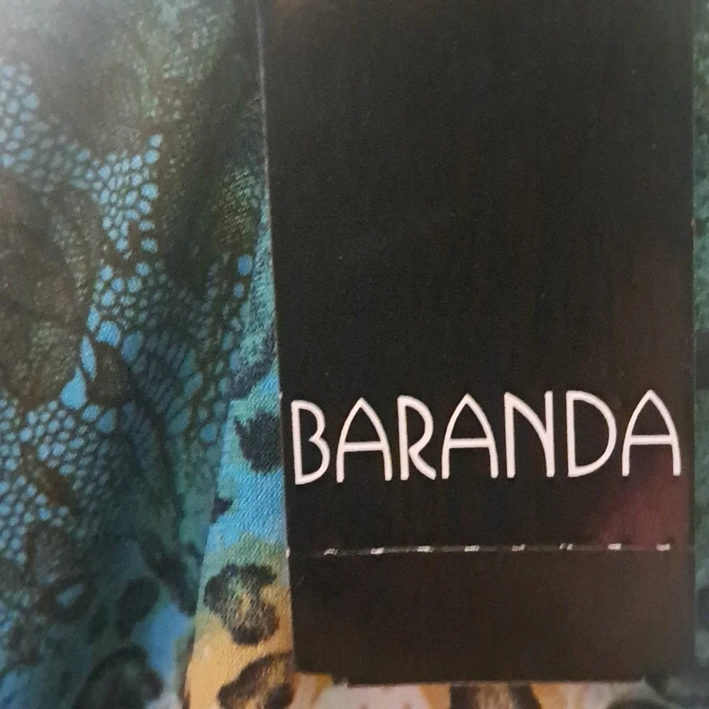 BARANA Skirt Size Medium NWT - Picture 3 of 4